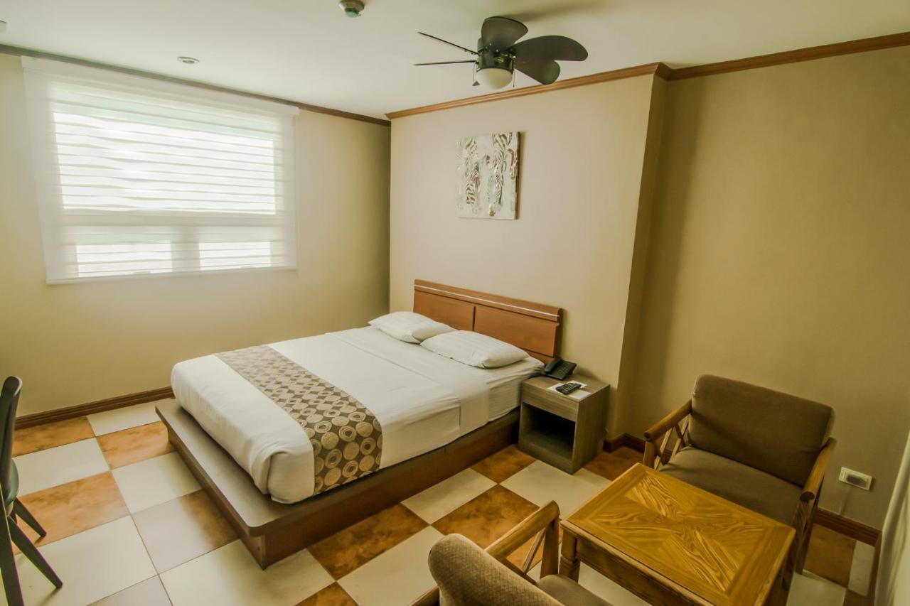 Dg Grami Hotel Paranaque City Exterior photo