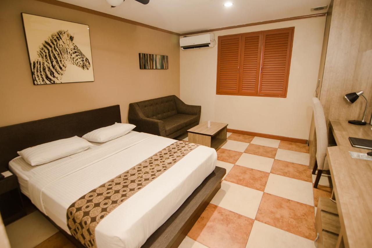 Dg Grami Hotel Paranaque City Exterior photo