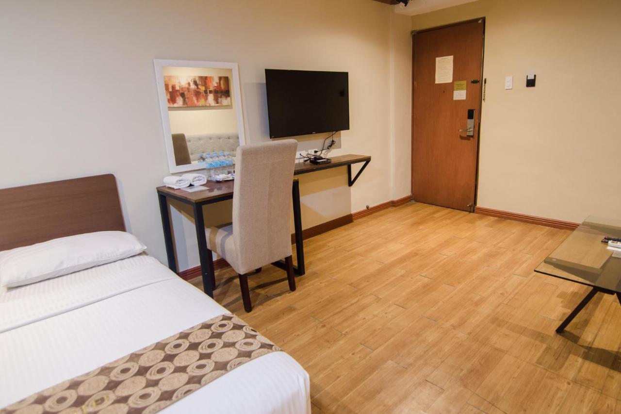 Dg Grami Hotel Paranaque City Exterior photo