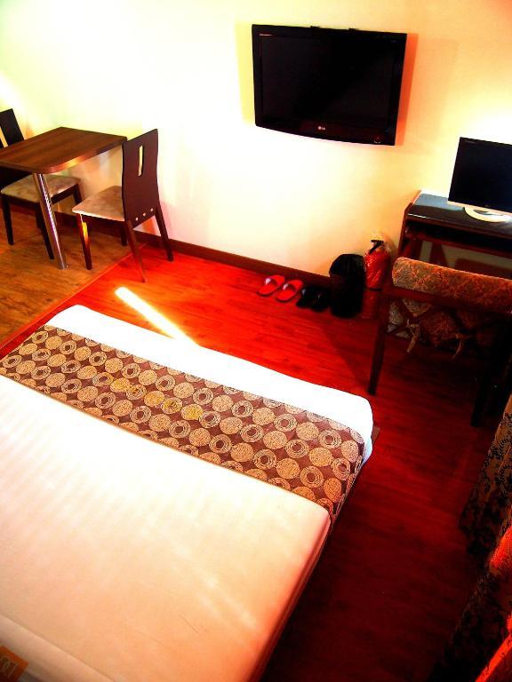 Dg Grami Hotel Paranaque City Room photo